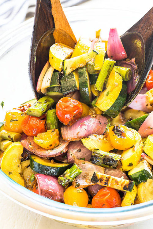 Bursting with flavor, these grilled mixed vegetables are quite a crowd-pleaser! This super easy and colorful side dish goes well with any kind of grilled meat and seafood. Convenient to prep ahead, reheats beautifully, versatile and beautiful. #grilledvegetables #vegetablemedley #mixedvegetables #sidedish #potluck #busycooks