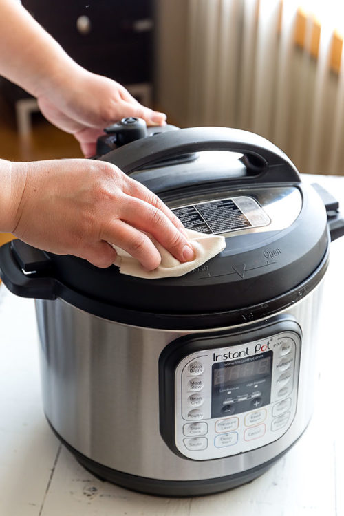 Which Instant Pot to buy? Read the details on Instant Pot features, models and accessories. Plus, how to care for your Instant Pot. #instantpottips #instantpot #instantpotaccessories