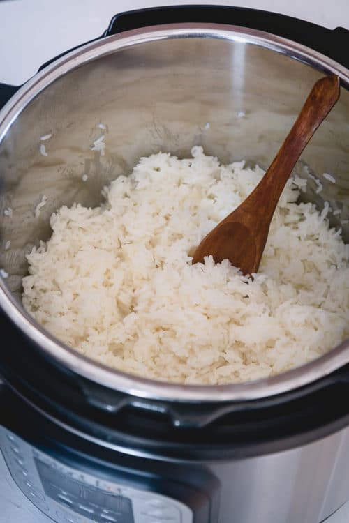 Tried and tested recipe for fluffy white rice in Instant Pot. A perfect meal prep for a week. #instantpotrice